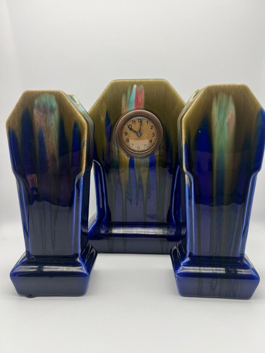 Art Deco klokstel met twee vazen-Orchis France-kobaltblauw geglazuurd aardewerk-ca. 1925-1935 