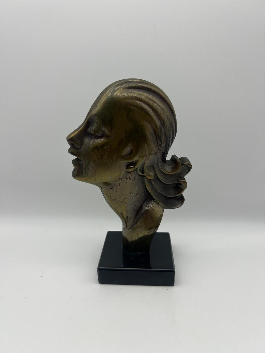 Art Deco vrouwenbuste op sokkel, ca. 1930  