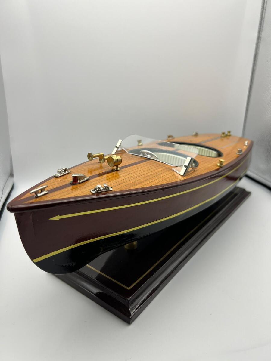 Chris-Craft runabout speedboot model