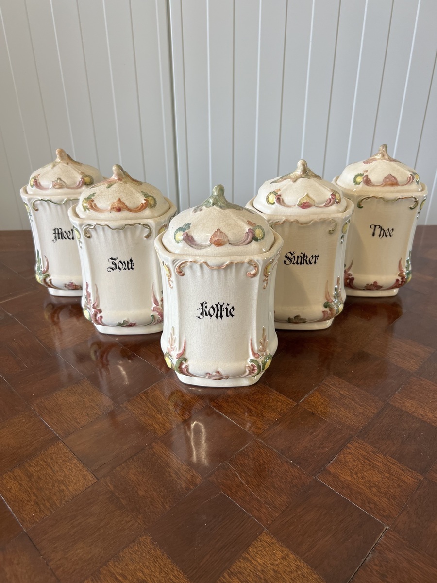 A. Herr Fayence voorraadpotten – complete set ca. 1940-1950
