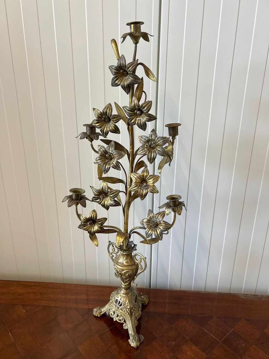 Staande kandelaar met bloemen, 79 hoog 