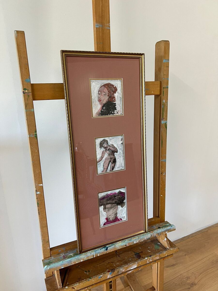 Drieluik met drie originele figuratieve schilderijen - gesigneerd en gedateerd 2000