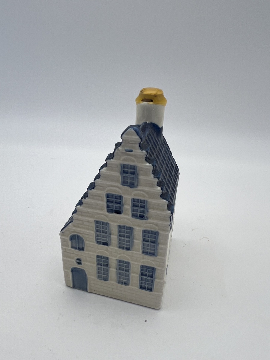 KLM-huisje 44. Hooglandse Kerkgracht 19, Leiden 