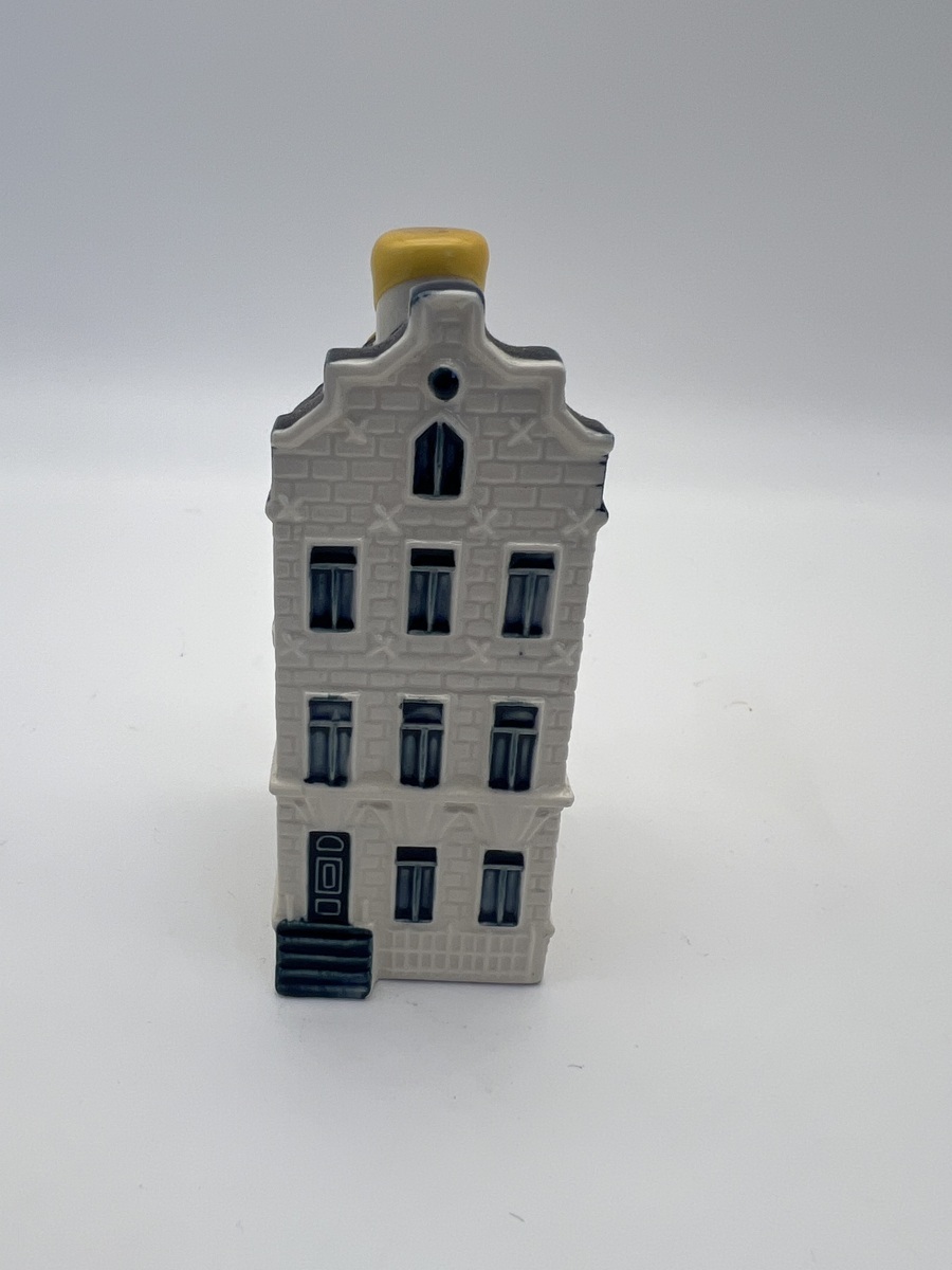KLM-huisje 45. Oudezijdse Voorburgwal 249, Amsterdam 