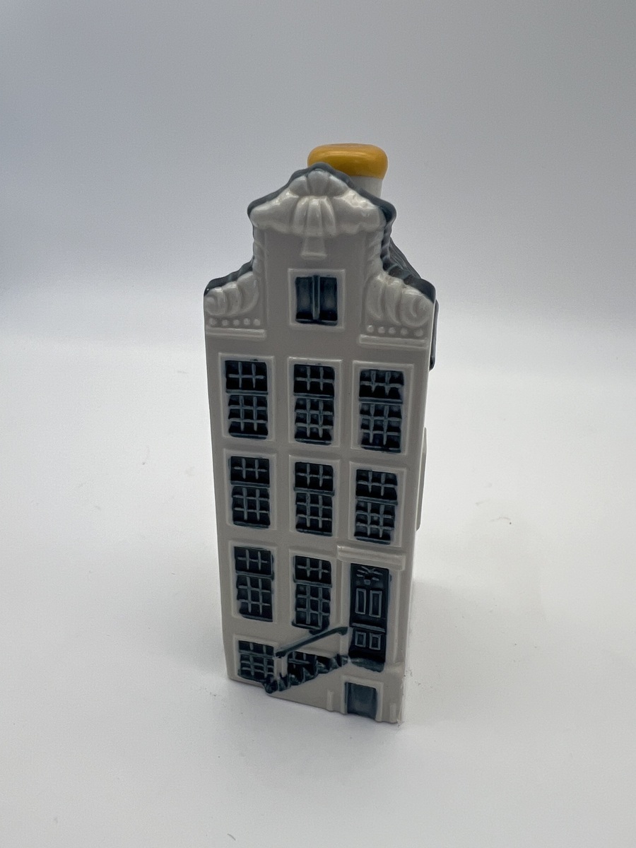 KLM-huisje 46. Begijnhof 27, Amsterdam 