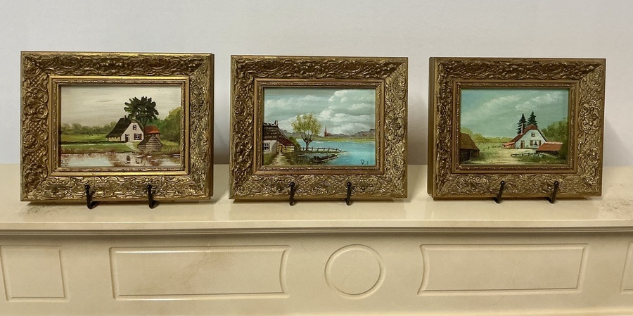 Set van 3 schilderijtjes met Hollands landschap in rijk gedecoreerde vergulde lijst