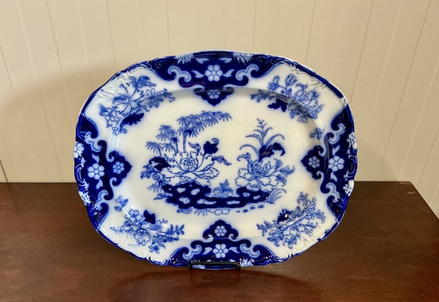 Antieke Mosa Maastricht serveerschaal – blauw-wit Chinoiserie decor