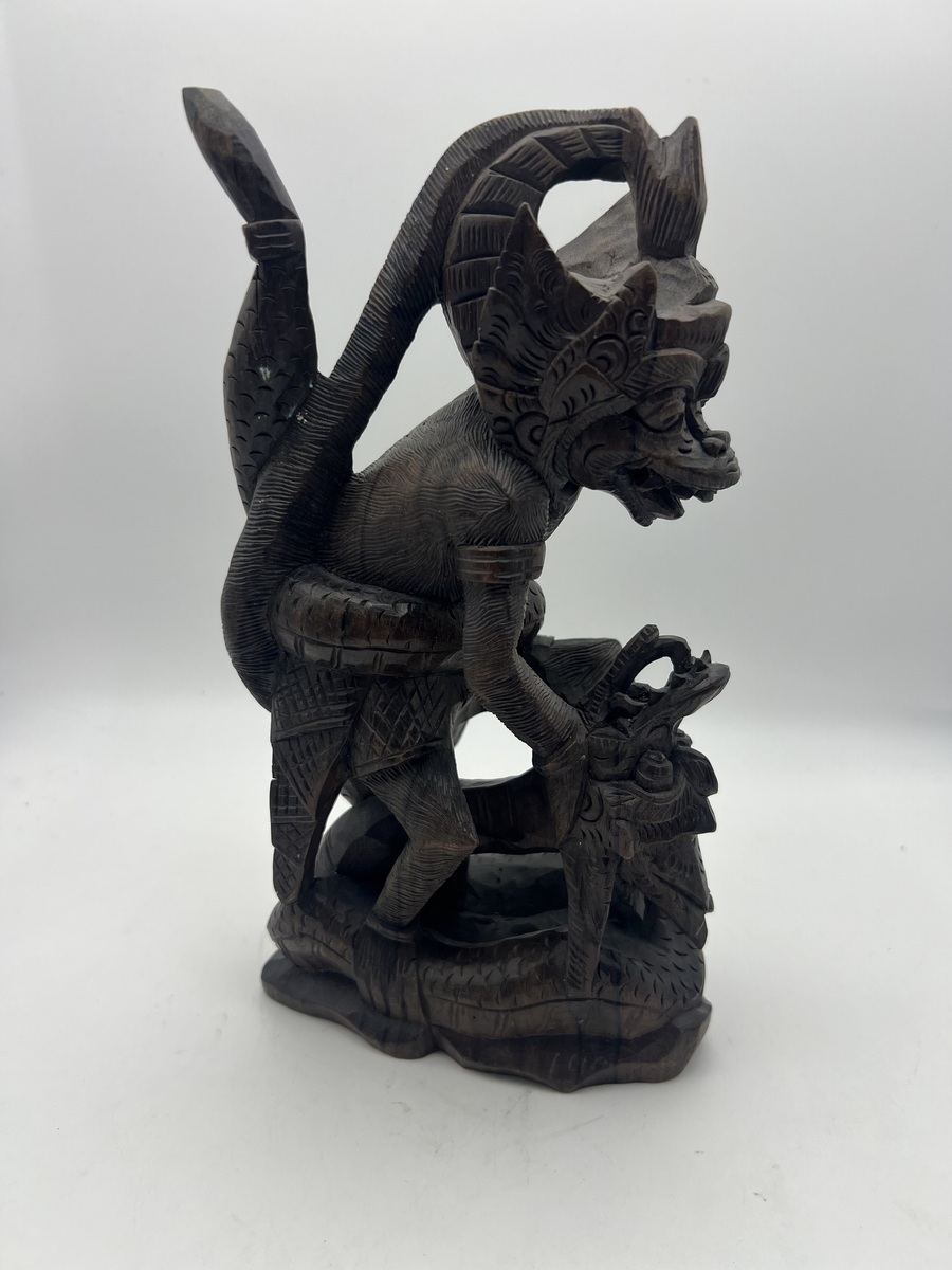 Indonesisch heiligenbeeld van hout