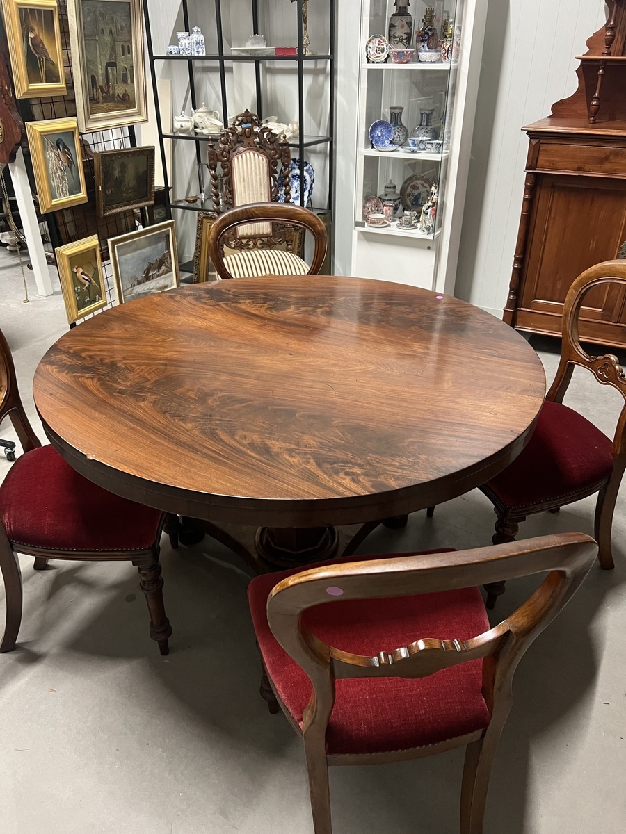 Antieke ronde biedermeier eettafel met 4 stoelen