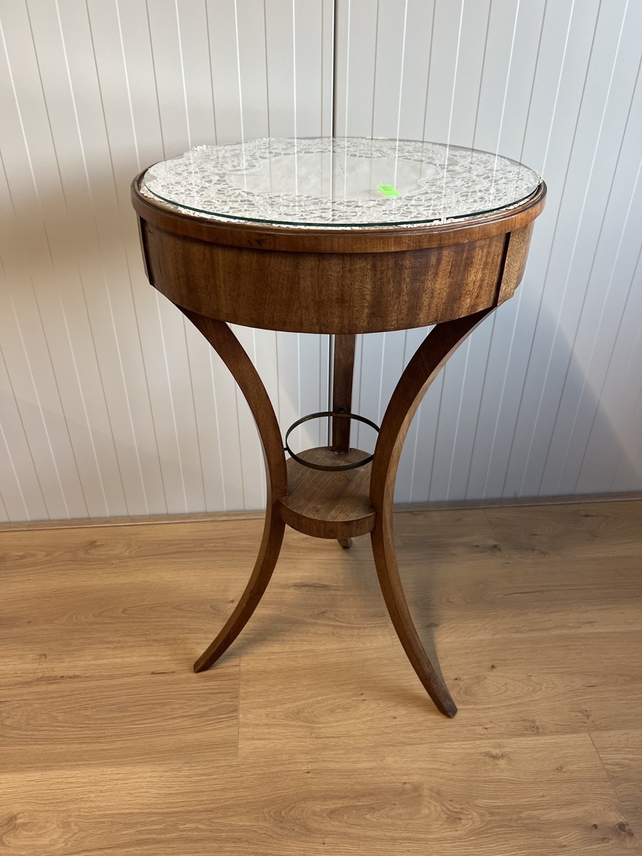 Art Deco  stijl bijzettafel met glazen blad
