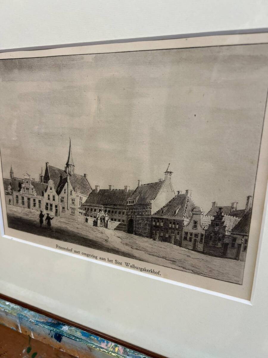 Historische prent van het Prinsenhof te Groningen – Sint Walburgskerkhof