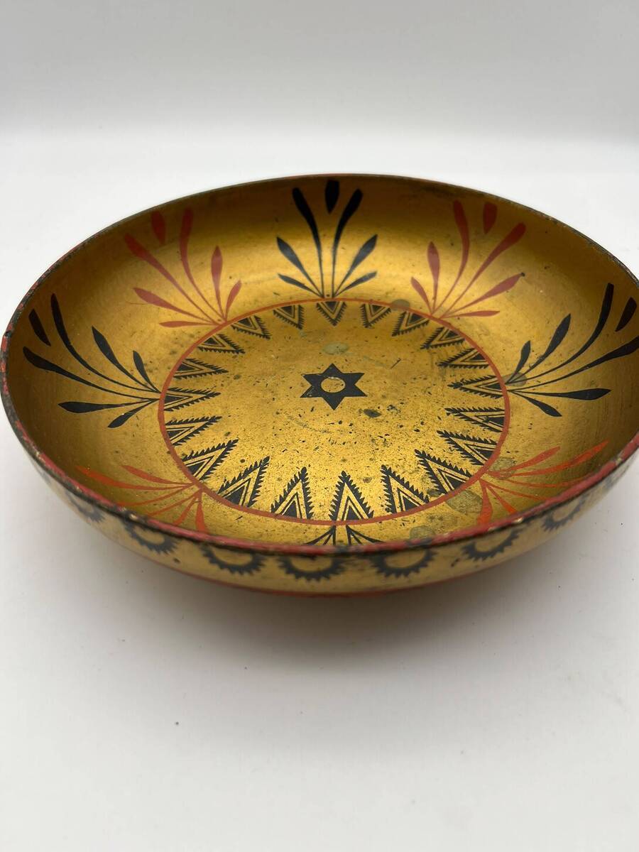 Duitse Jugendstil schaal met gouddecoratie – “Germany”, model 3616.