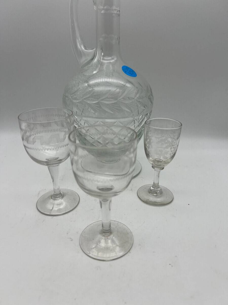 Kristallen karaf met 3 geslepen glazen – vintage