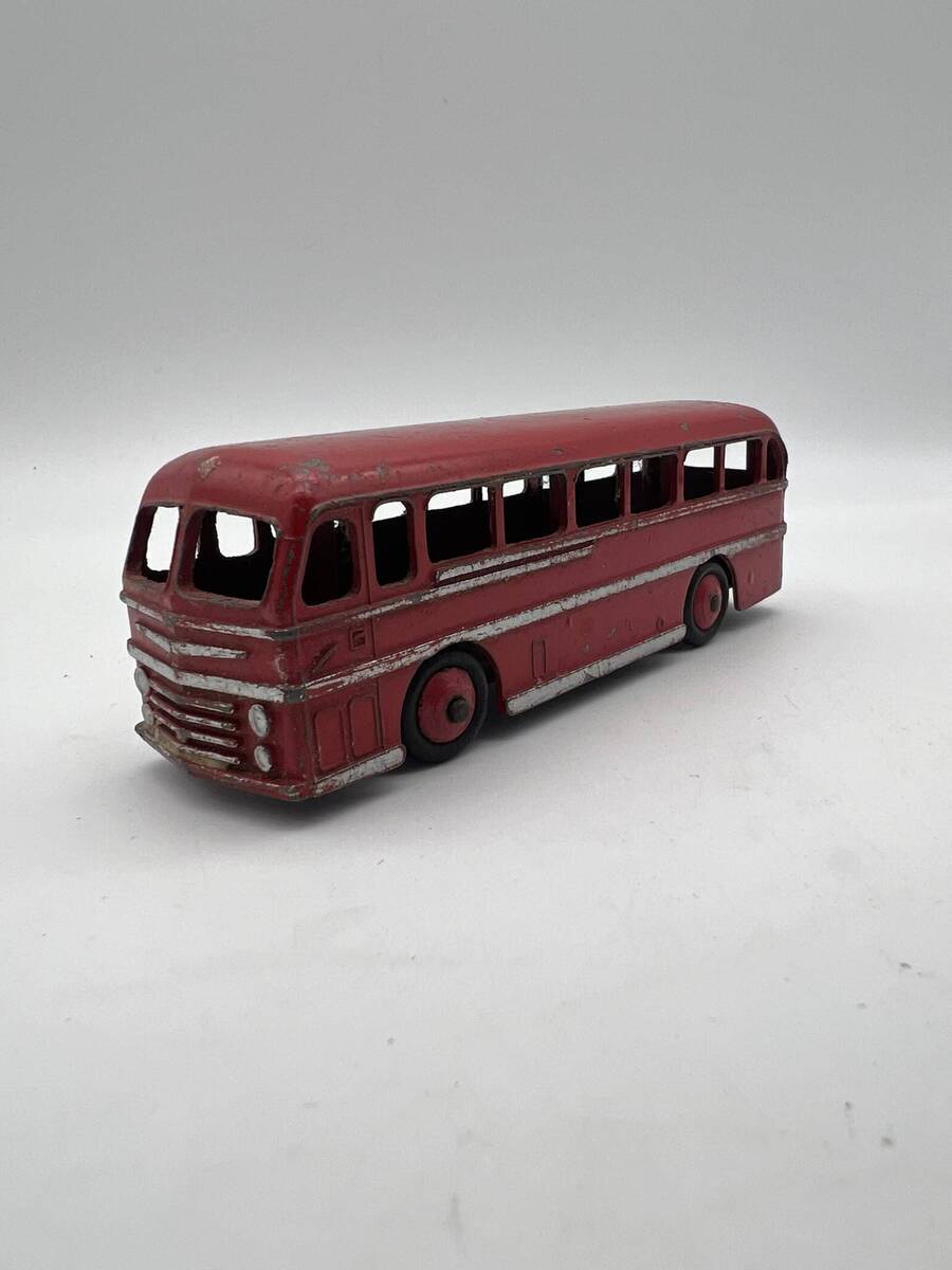 Dinky Toys 282 – Duple Roadmaster Coach