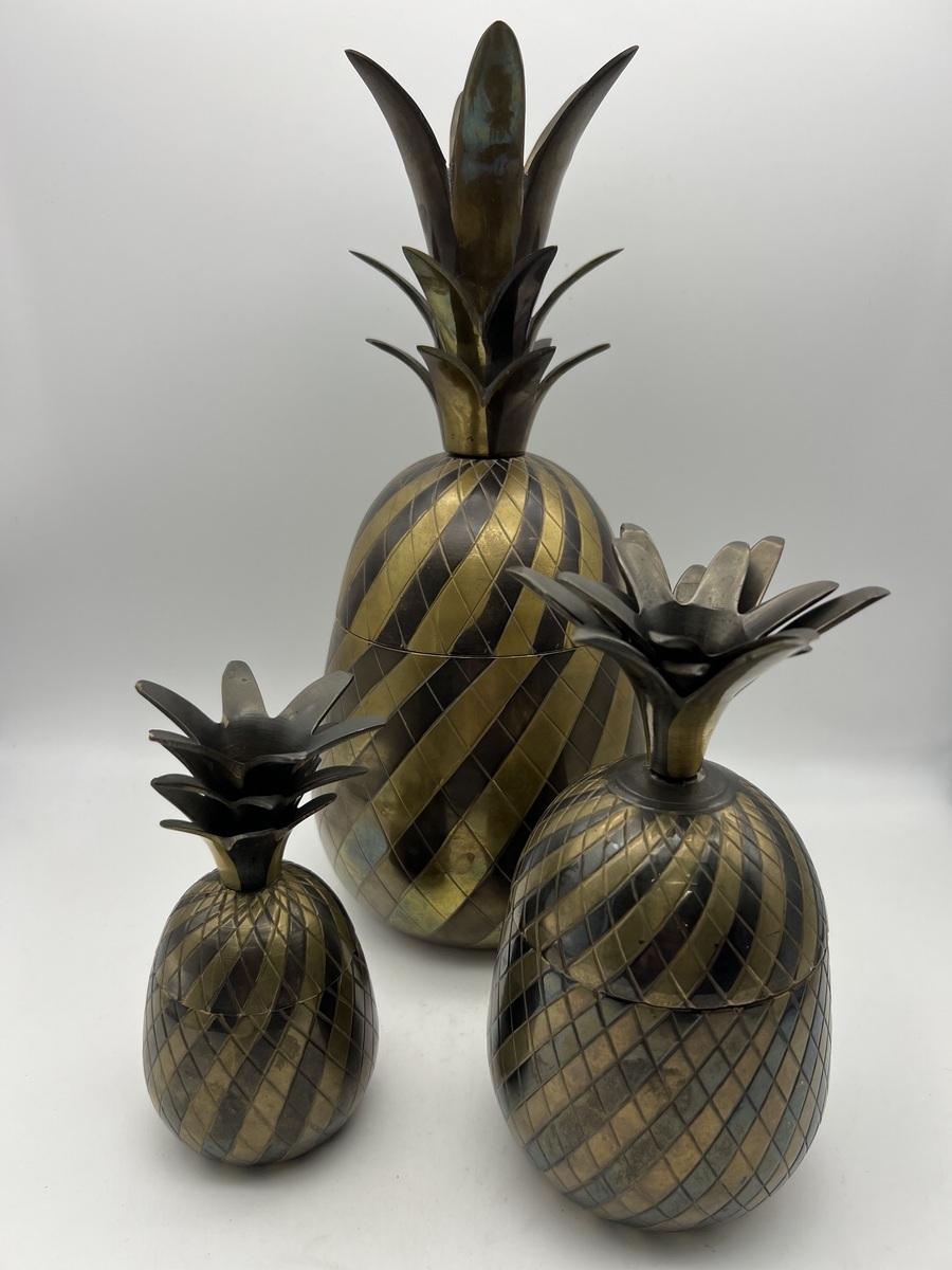Maison Jansen – set van drie decoratieve ananas-objecten, ca. 1970